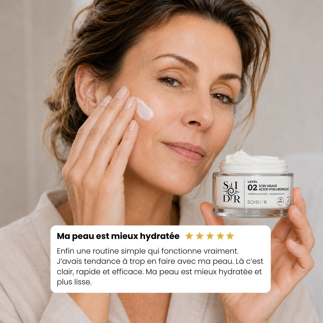 Femme utilisant la crème de jour SOIDOR pour une peau plus ferme et lumineuse